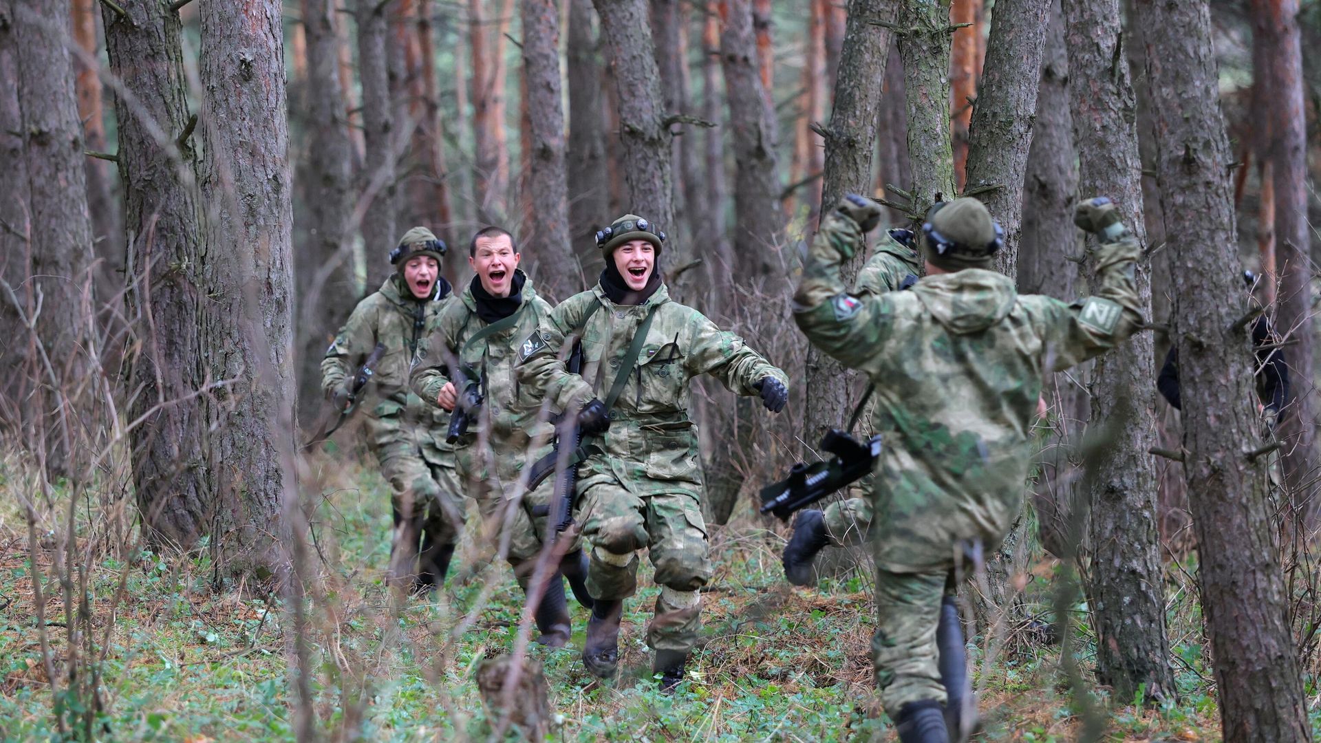 Участники военно-спортивной игры Зарница 2.0: Время Героев! в Белгородской области - РИА Новости, 1920, 15.01.2025