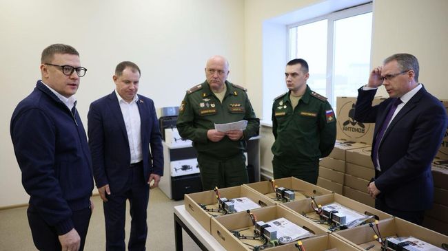 Алексей Текслер передал военнослужащим в зону СВО 100 боевых дронов Алексей Текслер передал военнослужащим в зону СВО 100 боевых дронов