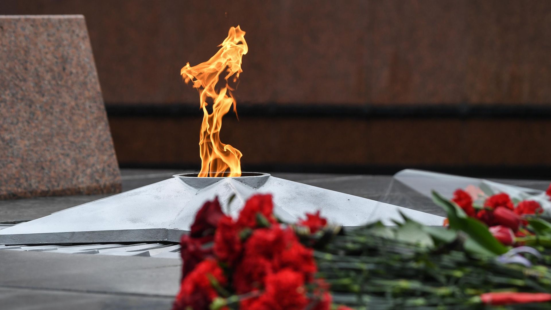 Вечный огонь на могиле Неизвестного солдата Вечный огонь на могиле Неизвестного солдата - РИА Новости, 1920, 21.06.2024