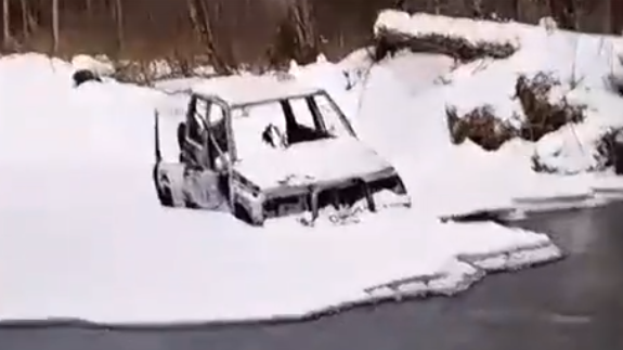 Сгоревший автомобиль в лесу в Приморье Сгоревший автомобиль в лесу в Приморье - РИА Новости, 1920, 03.12.2023