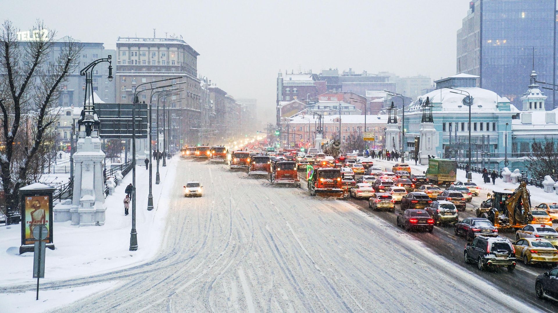 Уборка снега в Москве Уборка снега в Москве - РИА Новости, 1920, 06.01.2024