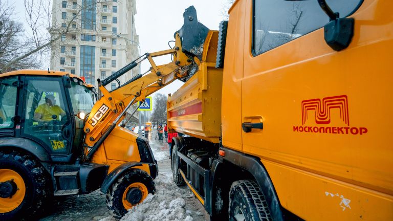 Уборка снега в Москве Уборка снега в Москве