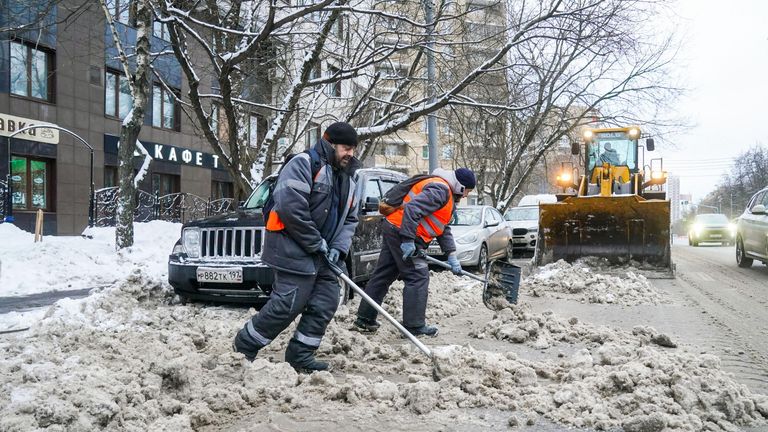 Уборка снега в Москве Уборка снега в Москве