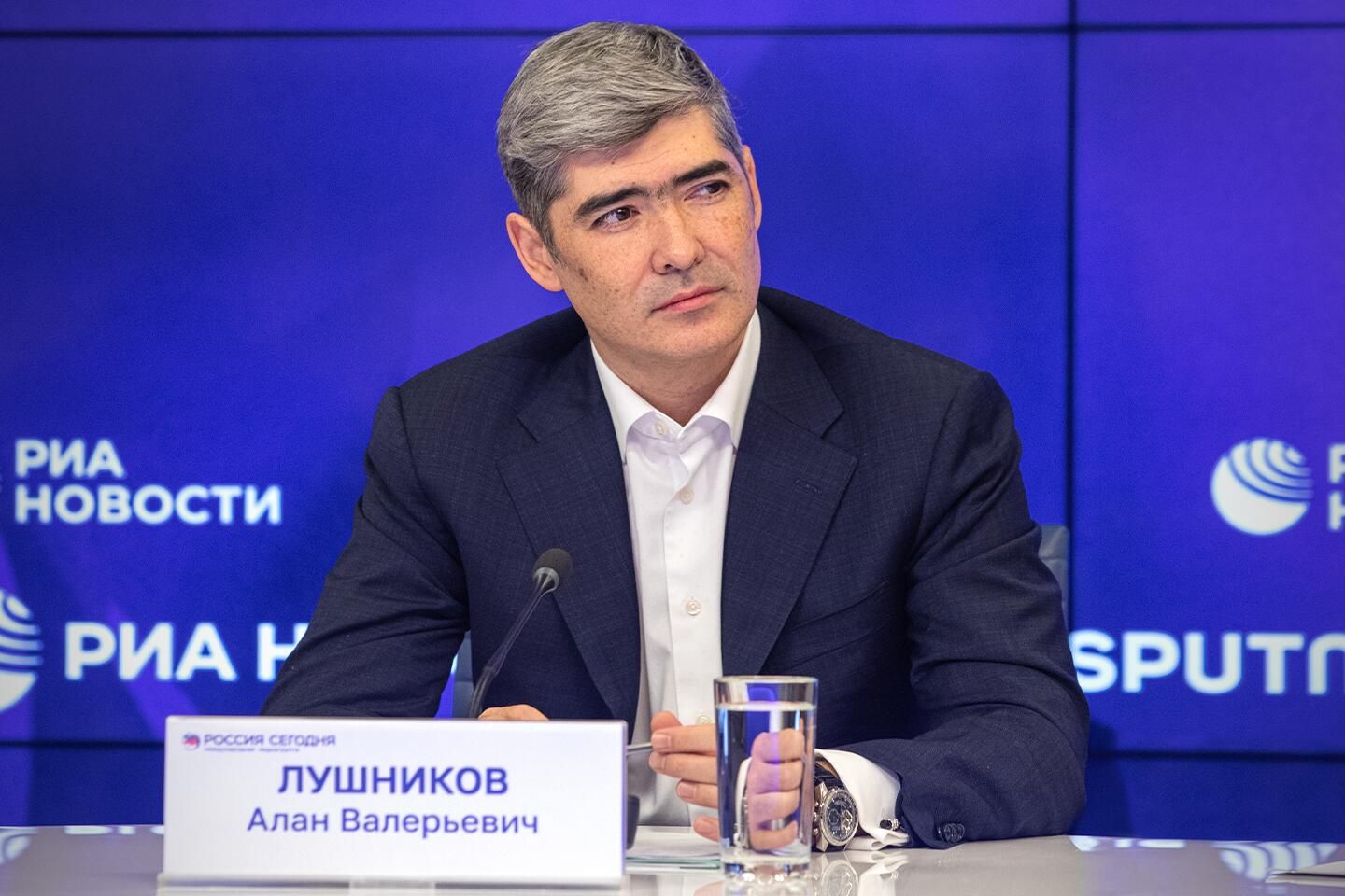 Президент концерна Калашников Алан Лушников во время круглого стола на тему: Реванш националистов, или Кому в Европе мешают памятники советским воинам в Международном мультимедийном пресс-центре Россия сегодня в Москве Президент концерна Калашников Алан Лушников во время круглого стола на тему: Реванш националистов, или Кому в Европе мешают памятники советским воинам в Международном мультимедийном пресс-центре Россия сегодня в Москве - РИА Новости, 1920, 05.12.2023