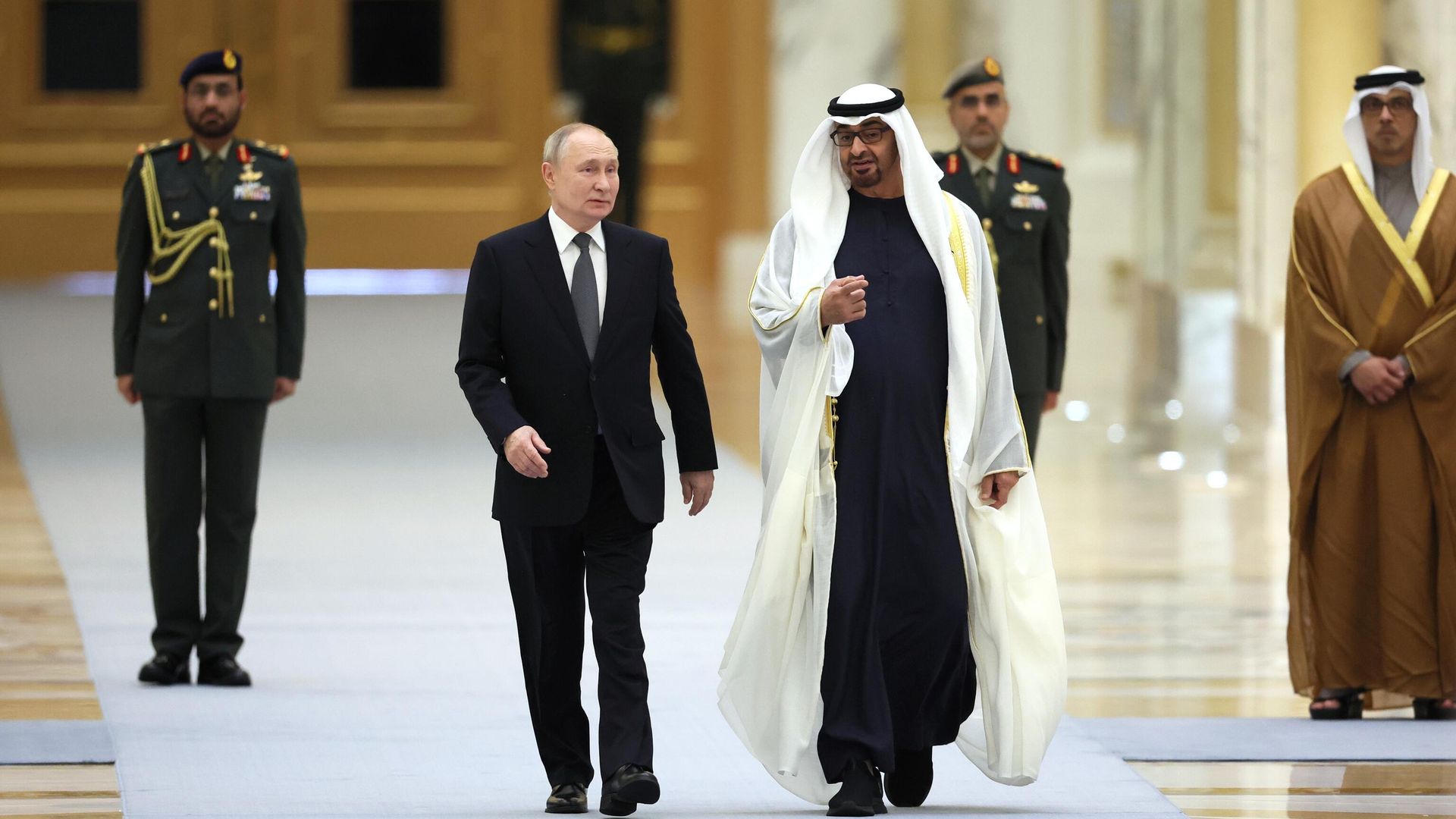 Президент России Владимир Путин и президент ОАЭ шейх Мухаммед бен Заид Аль Нахайян Президент России Владимир Путин и президент ОАЭ шейх Мухаммед бен Заид Аль Нахайян - РИА Новости, 1920, 07.12.2023