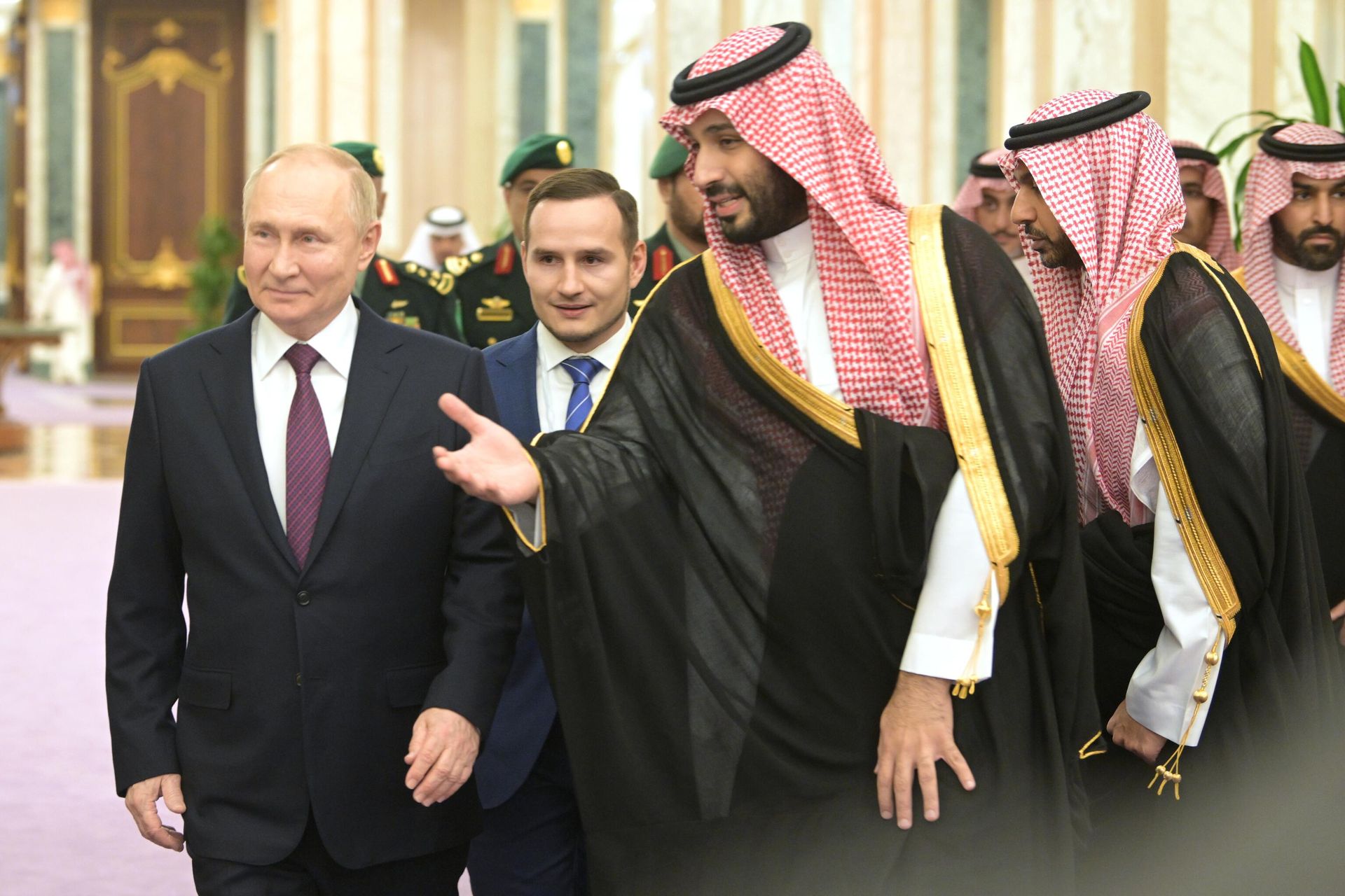 Президент РФ Владимир Путин и наследный принц, председатель Совета министров Саудовской Аравии Мухаммед бен Сальман Аль Сауд во время встречи в Эр-Рияде Президент РФ Владимир Путин и наследный принц, председатель Совета министров Саудовской Аравии Мухаммед бен Сальман Аль Сауд во время встречи в Эр-Рияде - РИА Новости, 1920, 23.01.2024