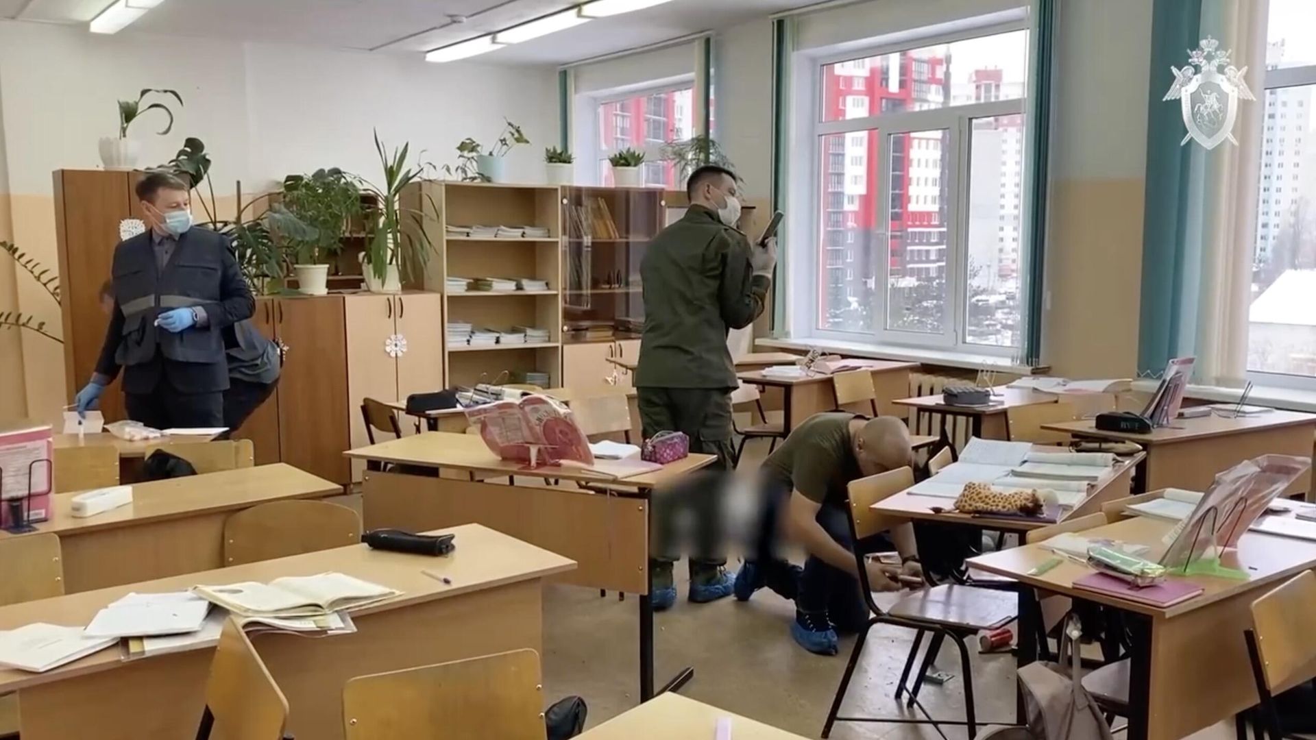 Следственные действия на месте стрельбы в гимназии №5 в Брянске Следственные действия на месте стрельбы в гимназии №5 в Брянске - РИА Новости, 1920, 12.12.2023