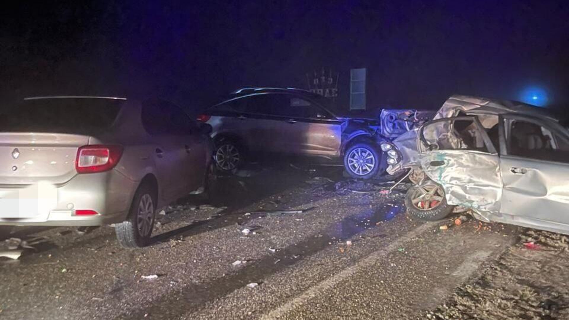 Место ДТП с участием четырех автомобилей в Петровском округе Ставропольского края. 7 декабря 2023 Место ДТП с участием четырех автомобилей в Петровском округе Ставропольского края. 7 декабря 2023 - РИА Новости, 1920, 07.12.2023
