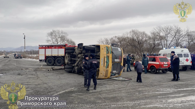 Место ДТП с участием школьного автобуса в Приморском крае. 8 декабря 2023