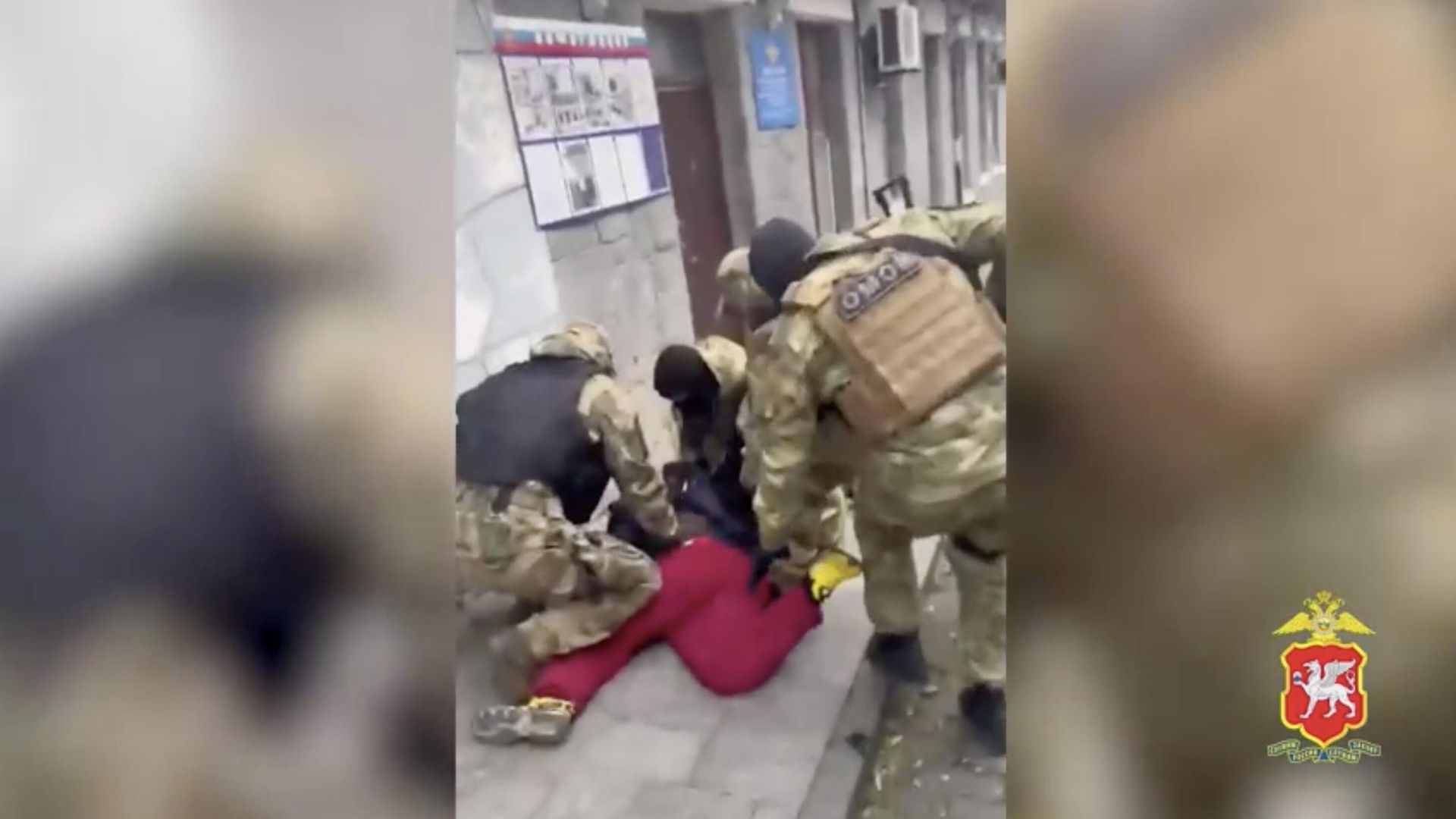 Задержание мужчины, избившего в Крыму отца участника СВО Задержание мужчины, избившего в Крыму отца участника СВО - РИА Новости, 1920, 08.12.2023