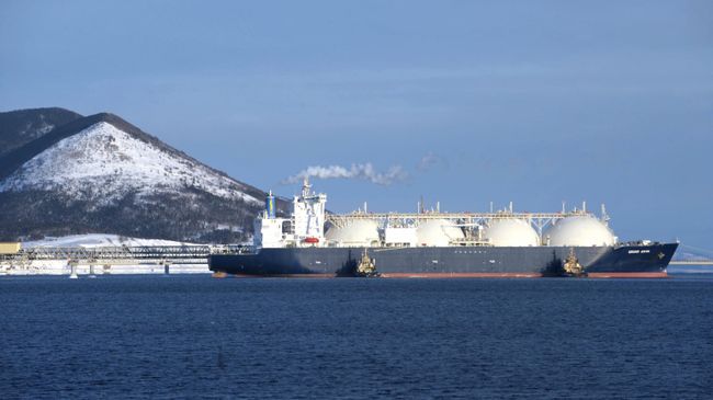 Танкер-газовоз для перевозки сахалинского сжиженного природного газа 
