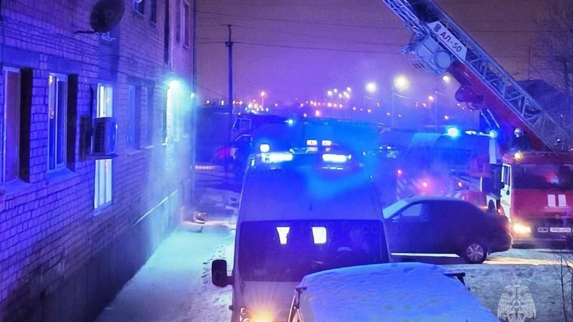 Место пожара в многоквартирном доме в Иркутской области Место пожара в многоквартирном доме в Иркутской области - РИА Новости, 1920, 12.12.2023