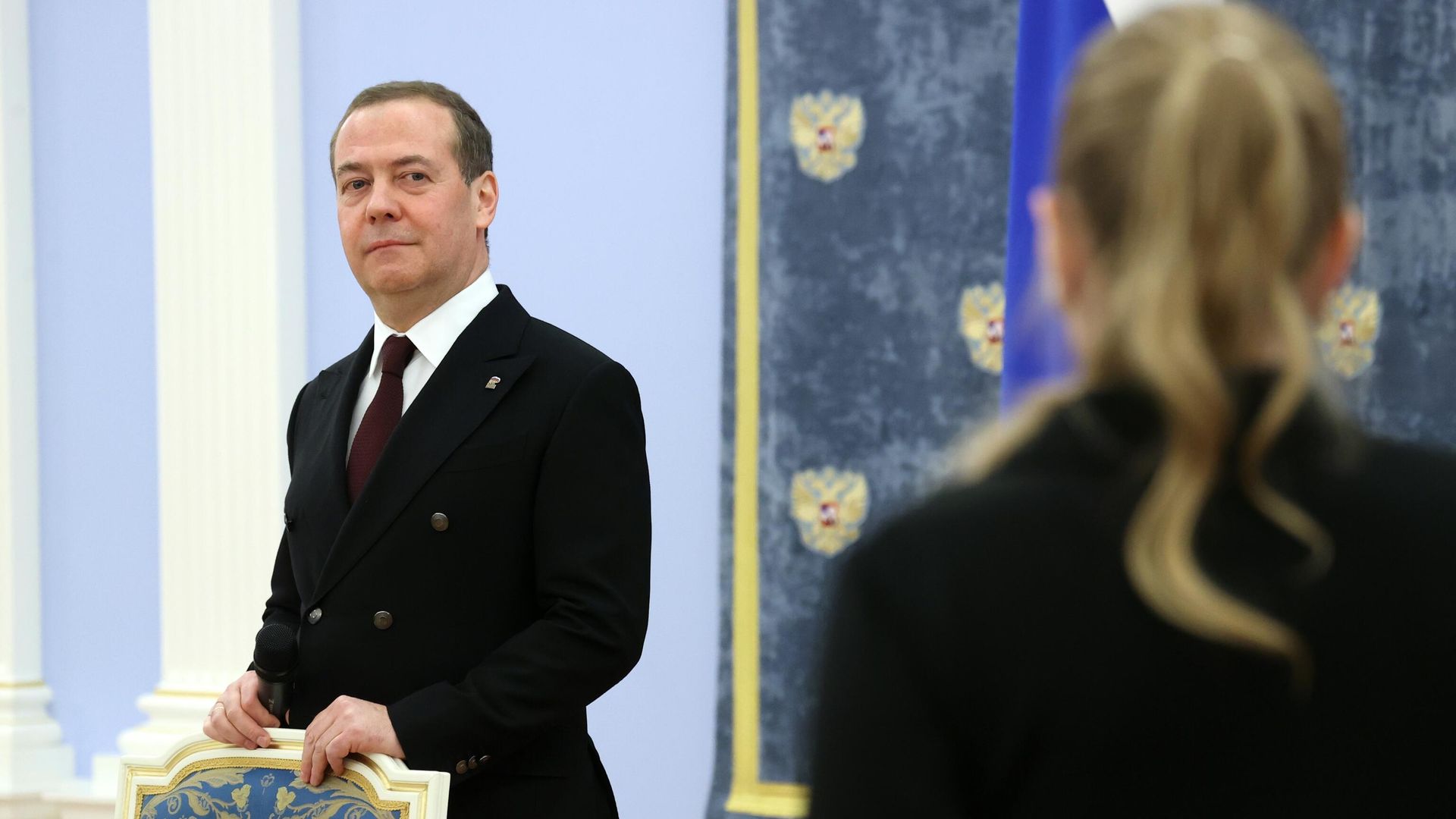 Заместитель председателя Совета безопасности РФ Дмитрий Медведев во время встречи со школьниками и студентами, приуроченной ко Дню Конституции России. 11 декабря 2023 Заместитель председателя Совета безопасности РФ Дмитрий Медведев во время встречи со школьниками и студентами, приуроченной ко Дню Конституции России. 11 декабря 2023 - РИА Новости, 1920, 11.12.2023
