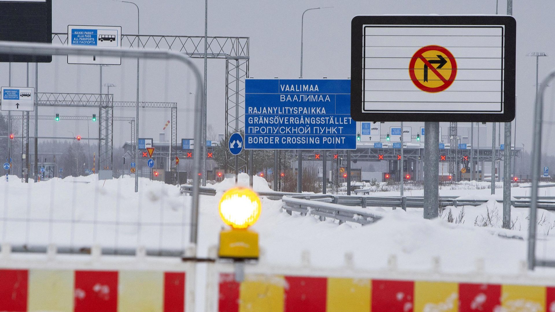 Закрытый пограничный переход Ваалимаа на границе Финляндии и России Закрытый пограничный переход Ваалимаа на границе Финляндии и России - РИА Новости, 1920, 12.12.2023