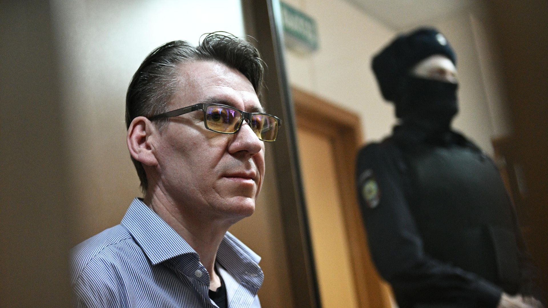Бывший главврач тюремной больницы СИЗО Матросская тишина Александр Кравченко на заседании Преображенского суда в Москве. 12 декабря 2023 Бывший главврач тюремной больницы СИЗО Матросская тишина Александр Кравченко на заседании Преображенского суда в Москве. 12 декабря 2023 - РИА Новости, 1920, 12.12.2023