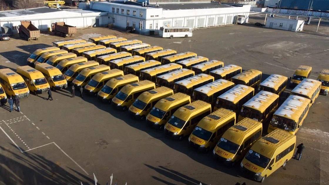 Почти 50 новых автобусов получили сельские школы Оренбургской области Почти 50 новых автобусов получили сельские школы Оренбургской области - РИА Новости, 1920, 12.12.2023