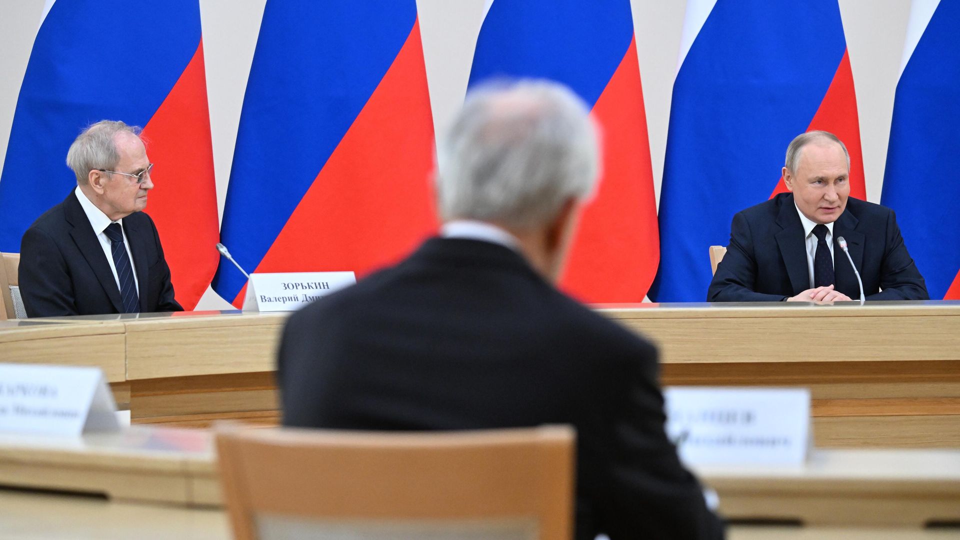 Президент РФ Владимир Путин во время встречи с судьями Конституционного суда Президент РФ Владимир Путин во время встречи с судьями Конституционного суда - РИА Новости, 1920, 12.12.2023