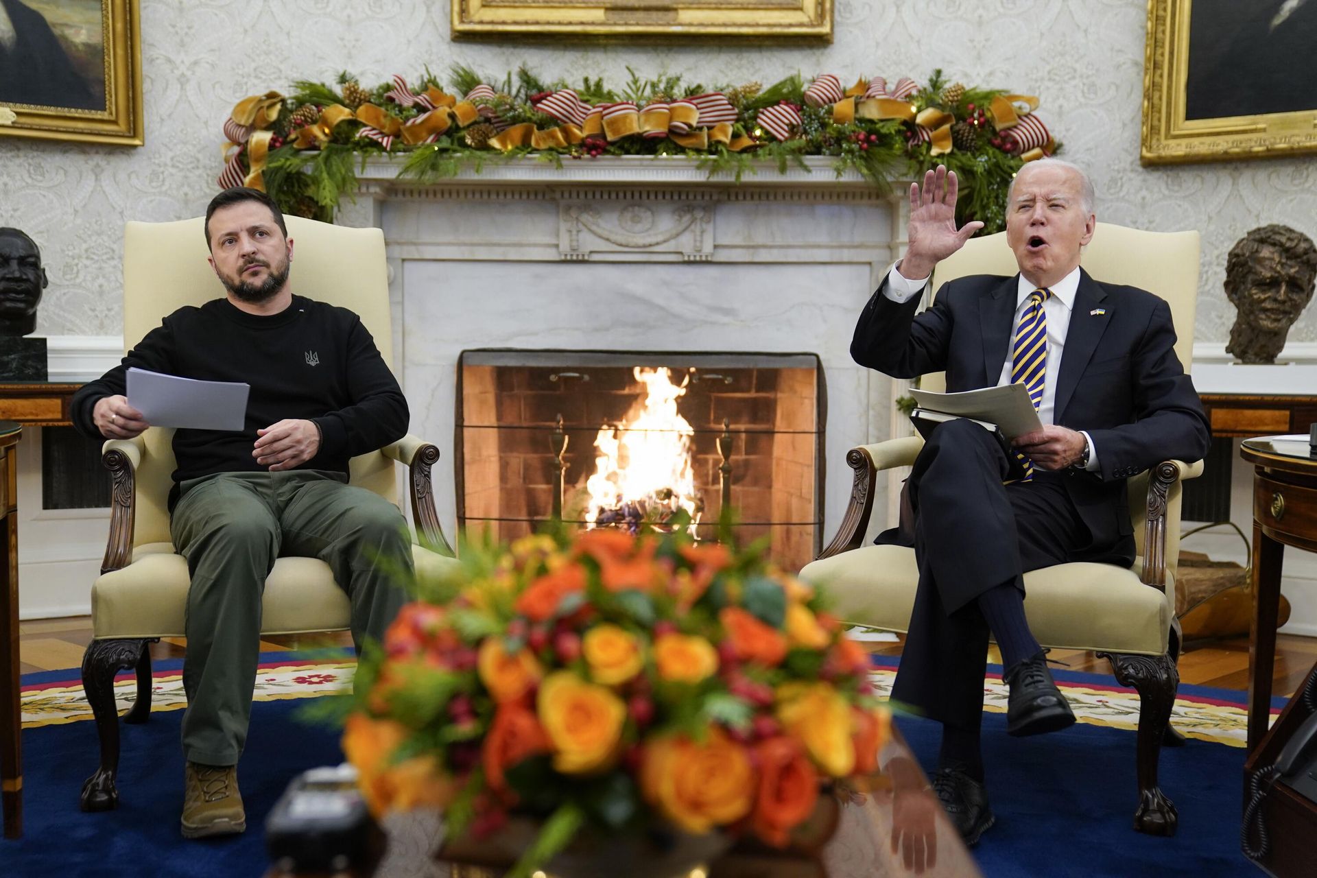 Президент США Джо Байден и президент Украины Владимир Зеленский во время встречи в Белом доме в Вашингтоне Президент США Джо Байден и президент Украины Владимир Зеленский во время встречи в Белом доме в Вашингтоне - РИА Новости, 1920, 08.05.2024