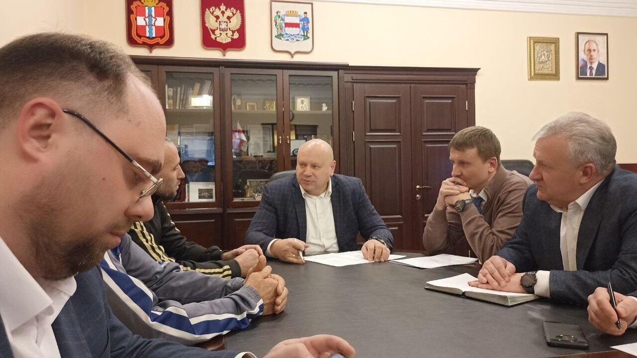 Мэр Омска Сергей Шелест во время встречи Мэр Омска Сергей Шелест во время встречи - РИА Новости, 1920, 13.12.2023
