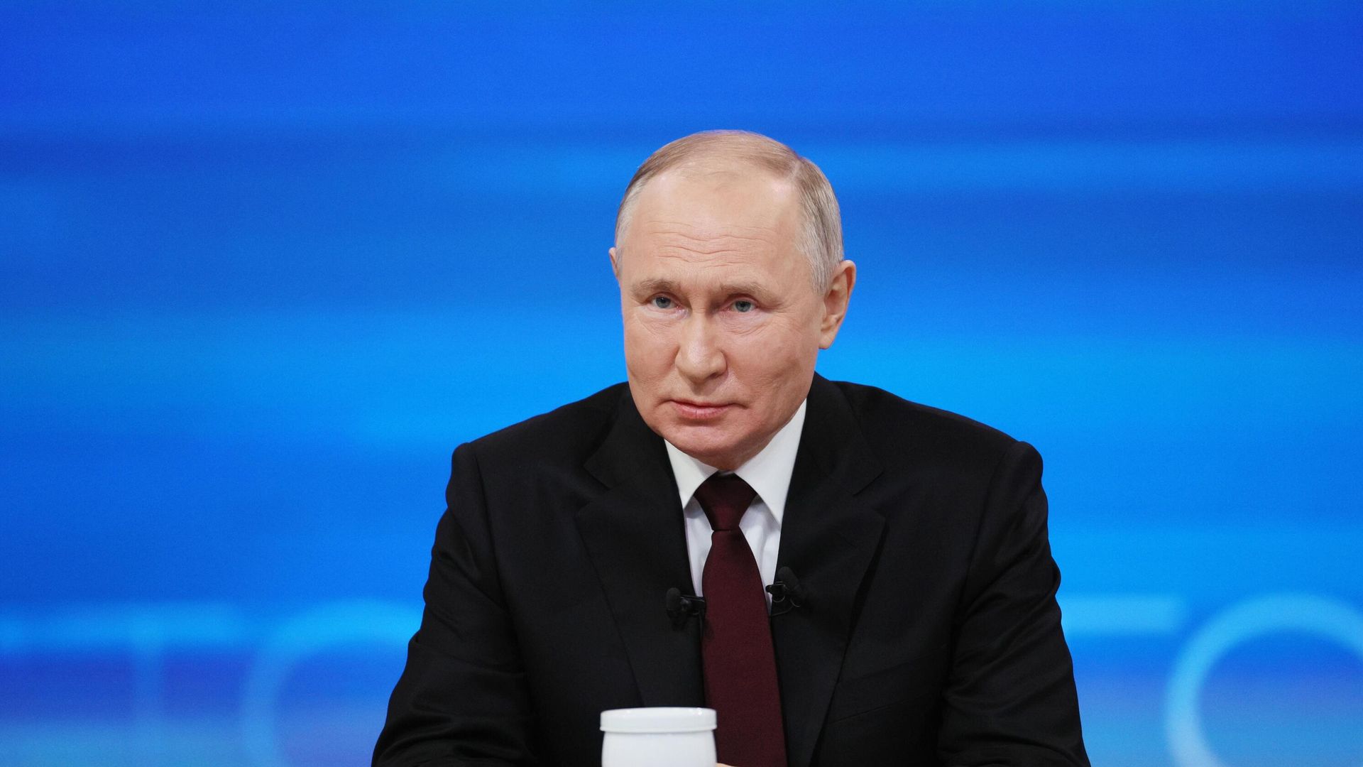 Президент РФ Владимир Путин проводит совместную прямую линию с гражданами и большую пресс-конференцию с журналистами в Гостином Дворе - РИА Новости, 1920, 14.12.2023