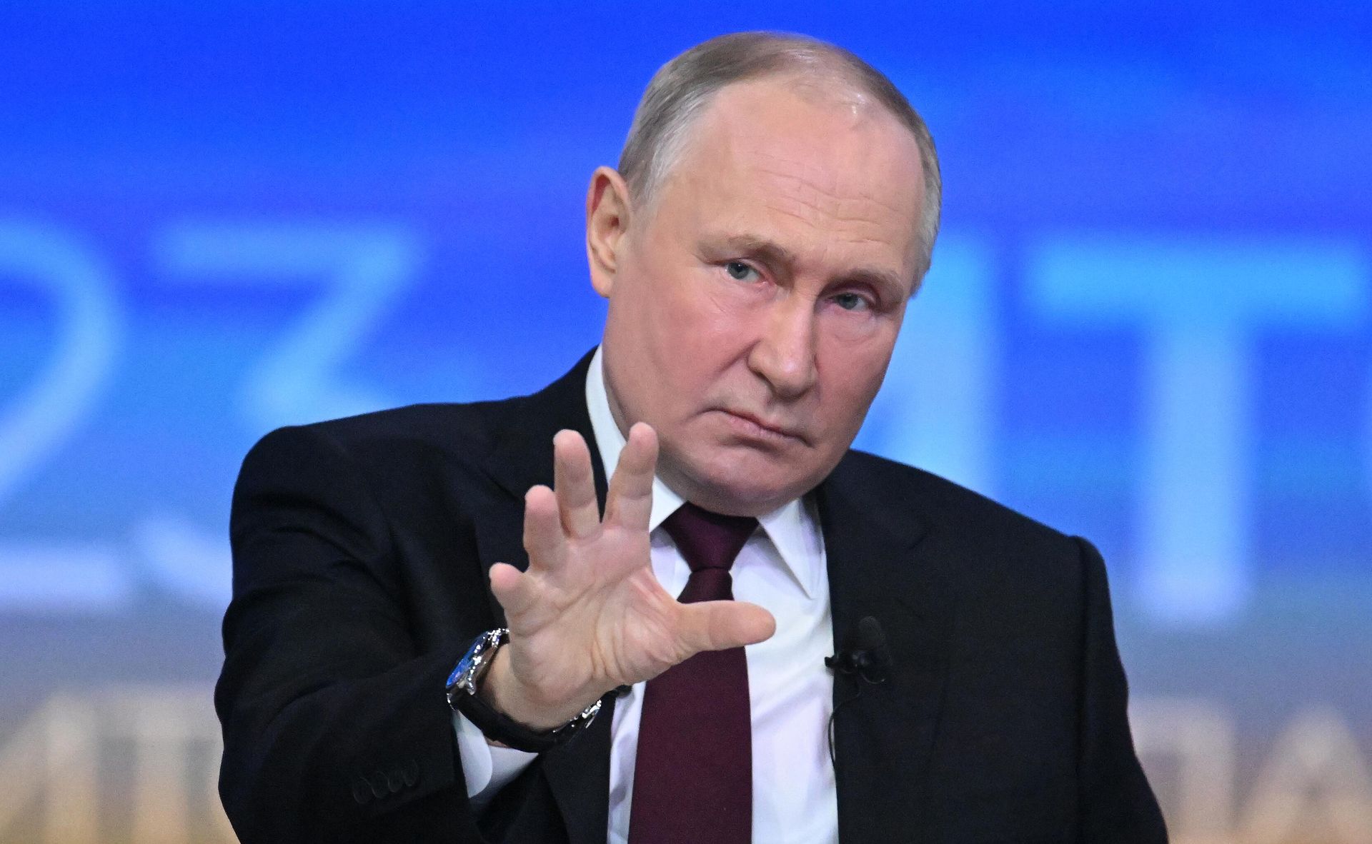 Президент РФ Владимир Путин проводит совместную прямую линию с гражданами и большую пресс-конференцию с журналистами в Гостином дворе Президент РФ Владимир Путин проводит совместную прямую линию с гражданами и большую пресс-конференцию с журналистами в Гостином дворе - РИА Новости, 1920, 14.12.2023