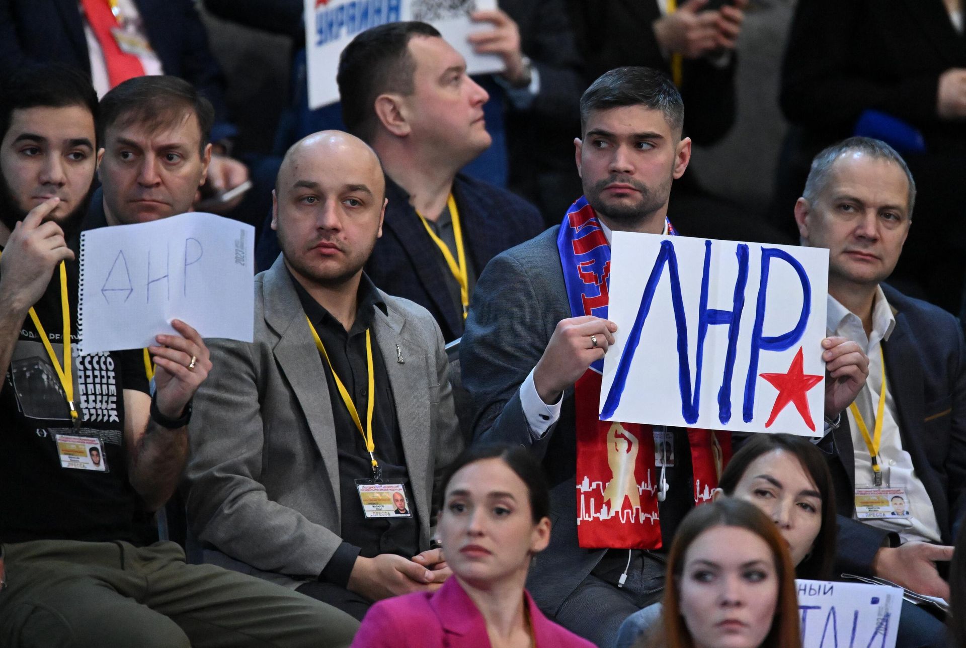 Журналисты на совместной прямой линии президента РФ Владимира Путина с гражданами и большой пресс-конференции с журналистами в Гостином Дворе Журналисты на совместной прямой линии президента РФ Владимира Путина с гражданами и большой пресс-конференции с журналистами в Гостином Дворе - РИА Новости, 1920, 14.12.2023