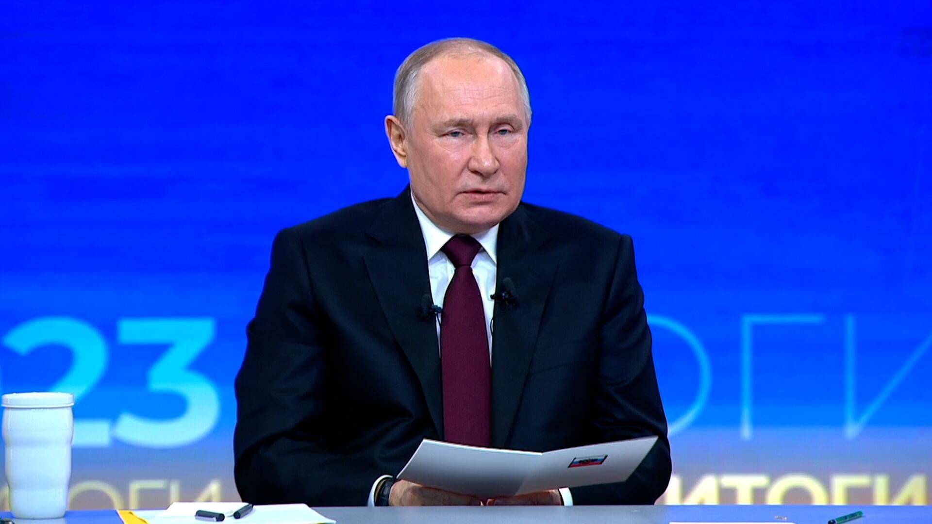 Путин: Сейчас очень трудно восстановить даже списочный состав этих военных компаний Путин: Сейчас очень трудно восстановить даже списочный состав этих военных компаний - РИА Новости, 1920, 14.12.2023