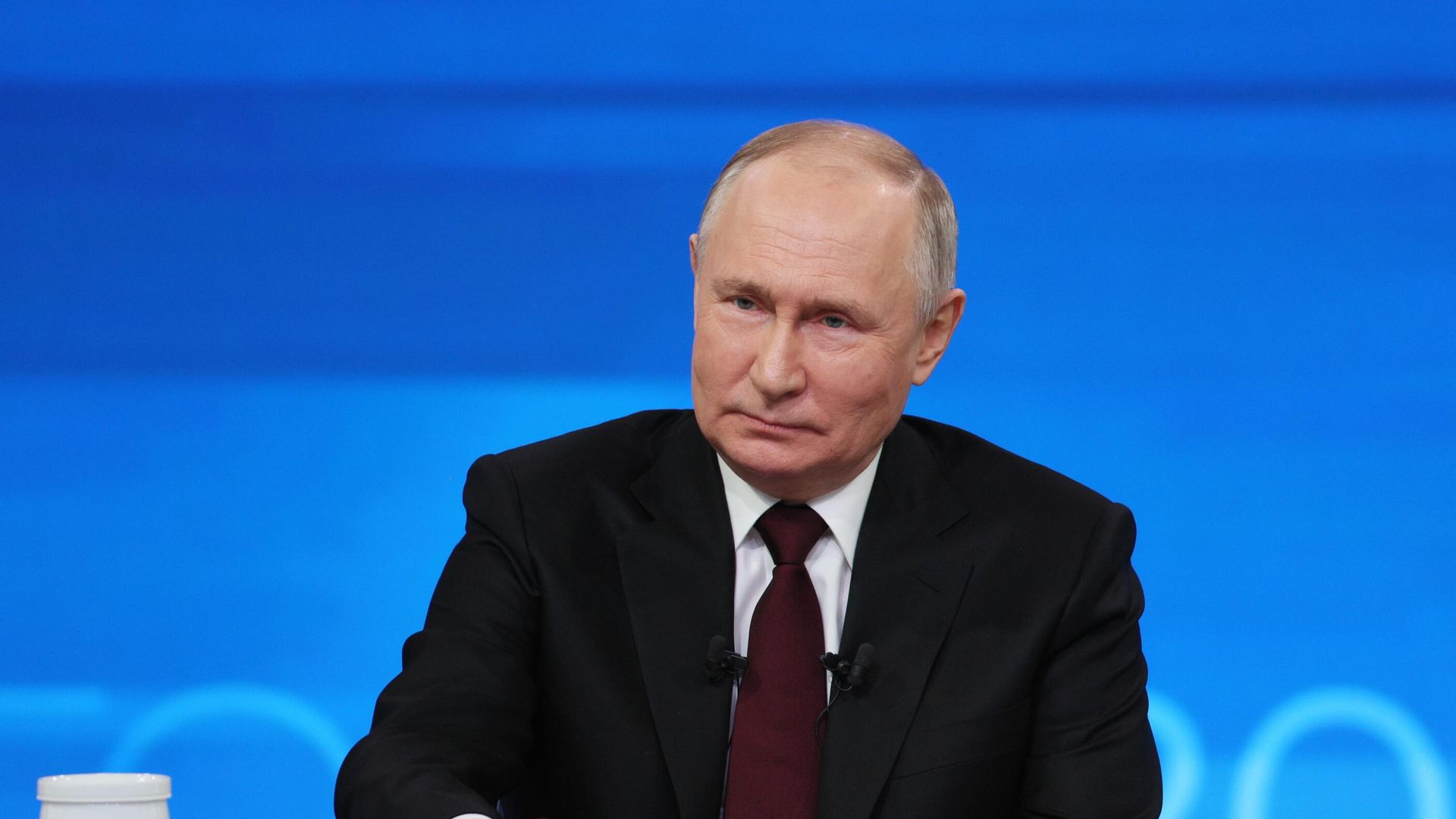 Президент России Владимир Путин проводит совместную прямую линию с гражданами и большую пресс-конференцию с журналистами в Гостином дворе - РИА Новости, 1920, 14.12.2023