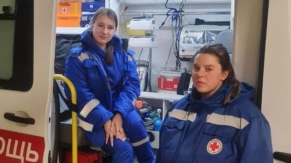 Фельдшеры станции скорой помощи Елена Шамрина и Маргарита Караваева, которые находились в момент ДТП в машине с беременной Фельдшеры станции скорой помощи Елена Шамрина и Маргарита Караваева, которые находились в момент ДТП в машине с беременной - РИА Новости, 1920, 15.12.2023
