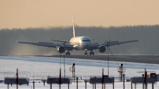 Самолет Airbus A321 авиакомпании Nordwind после приземления в международном аэропорту Шереметьево