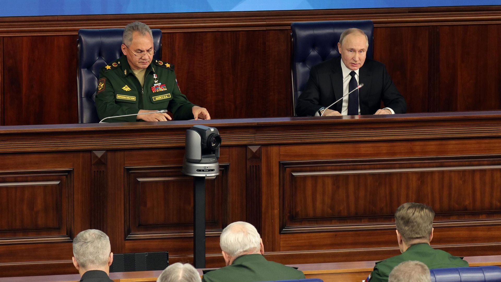 Президент РФ Владимир Путин и министр обороны РФ Сергей Шойгу Президент РФ Владимир Путин и министр обороны РФ Сергей Шойгу - РИА Новости, 1920, 19.12.2023