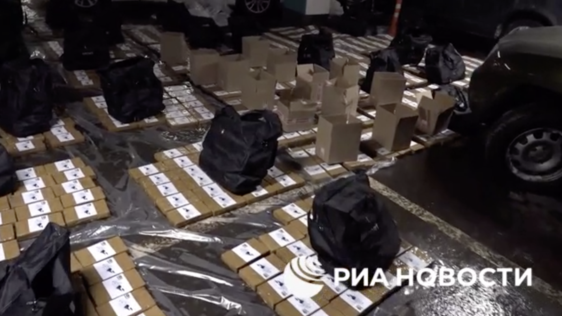 В Москве задержаны наркокурьеры, перевозившие масштабную партию кокаина В Москве задержаны наркокурьеры, перевозившие масштабную партию кокаина - РИА Новости, 1920, 20.12.2023