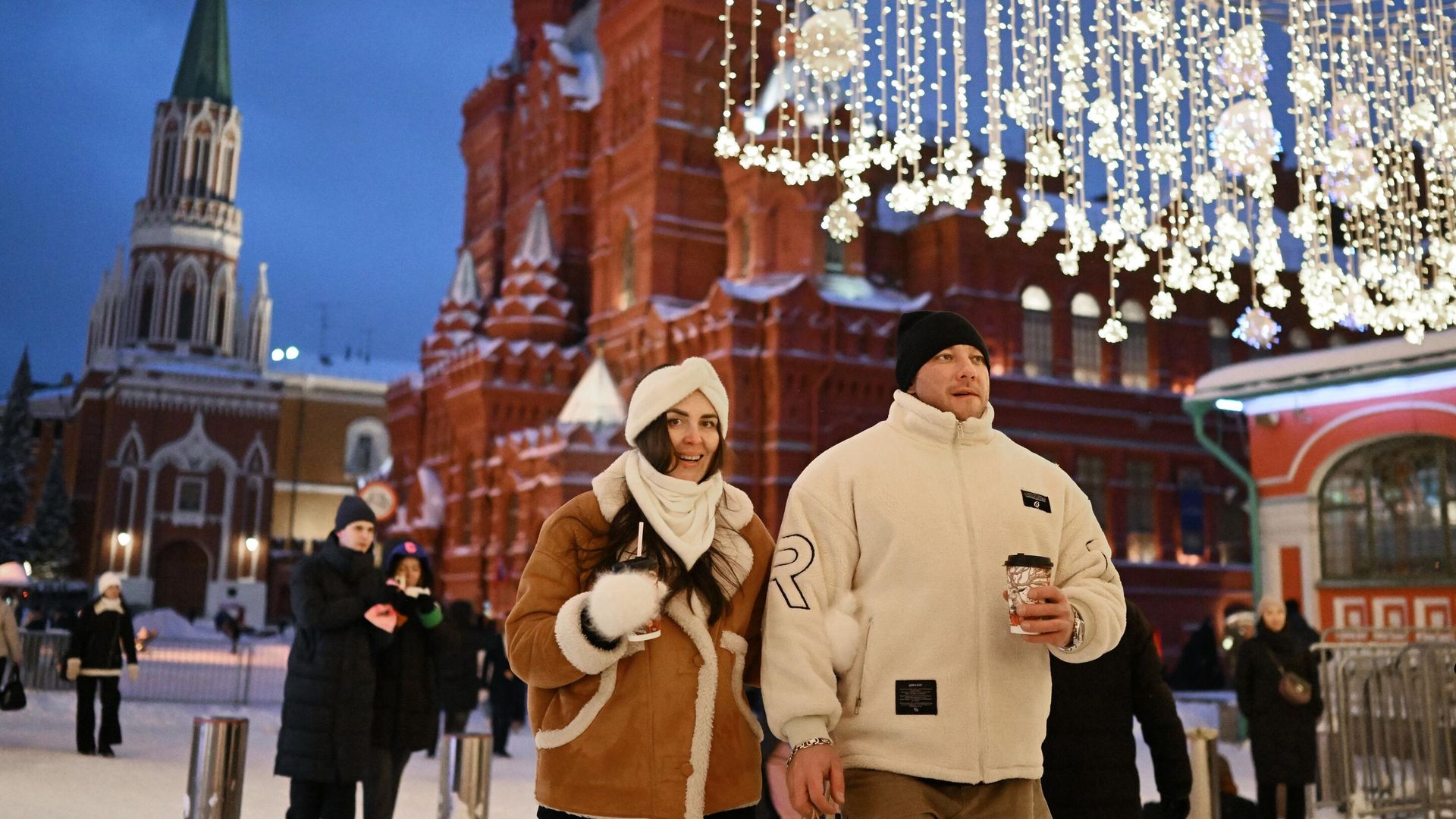 Люди на Красной площади в Москве Люди на Красной площади в Москве - РИА Новости, 1920, 21.12.2023
