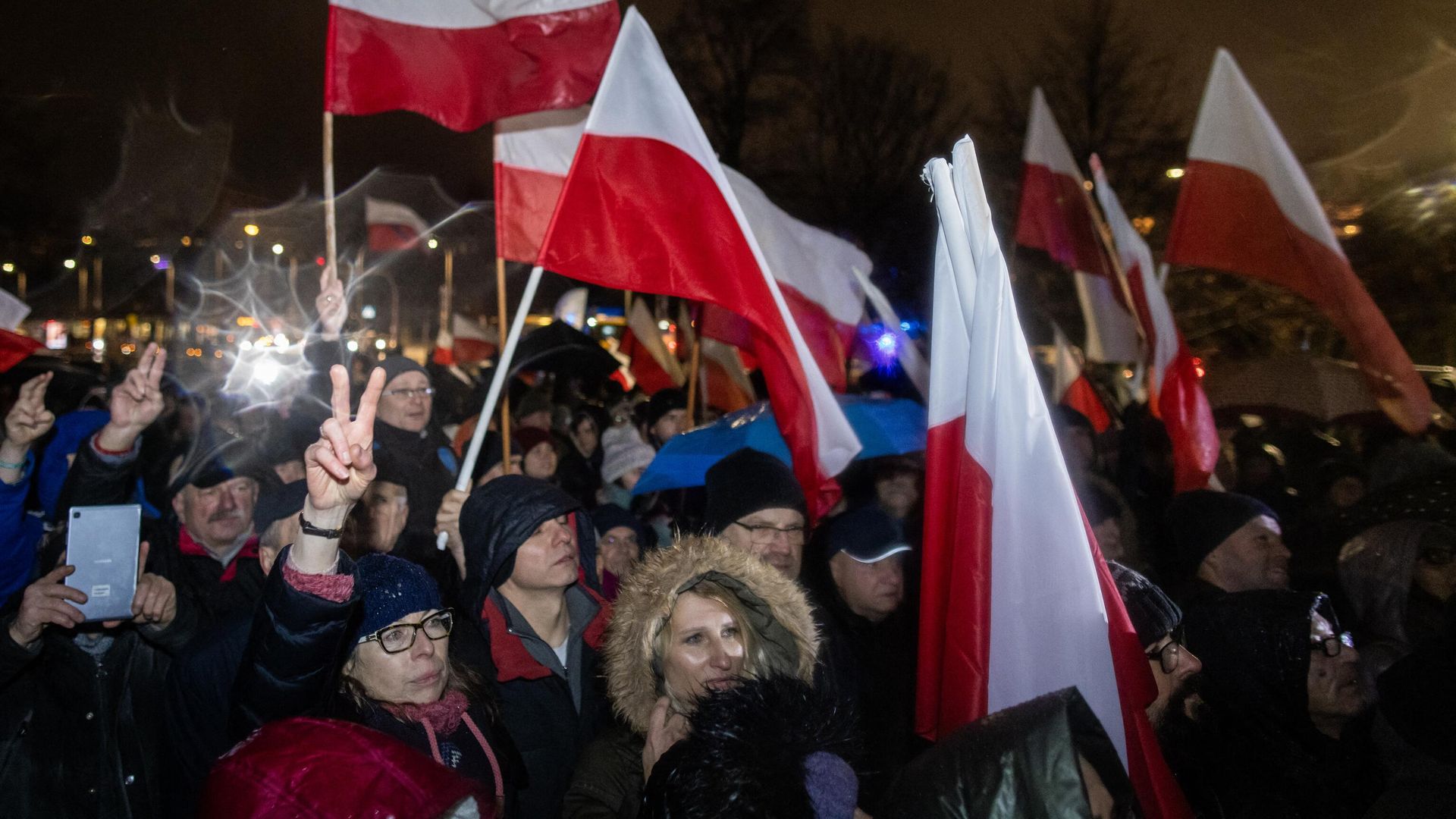 Акция протеста против смены власти в польских государственных СМИ в Варшаве. 20 декабря 2023 - РИА Новости, 1920, 20.12.2023