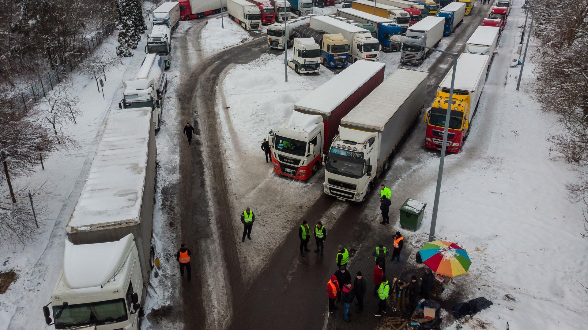 Грузовики на польско-украинской границе Грузовики на польско-украинской границе - РИА Новости, 1920, 26.12.2023