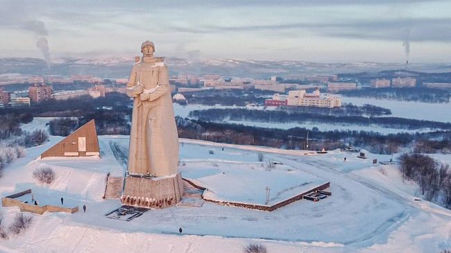 Памятник защитникам Арктики в Мурманской области Памятник защитникам Арктики в Мурманской области