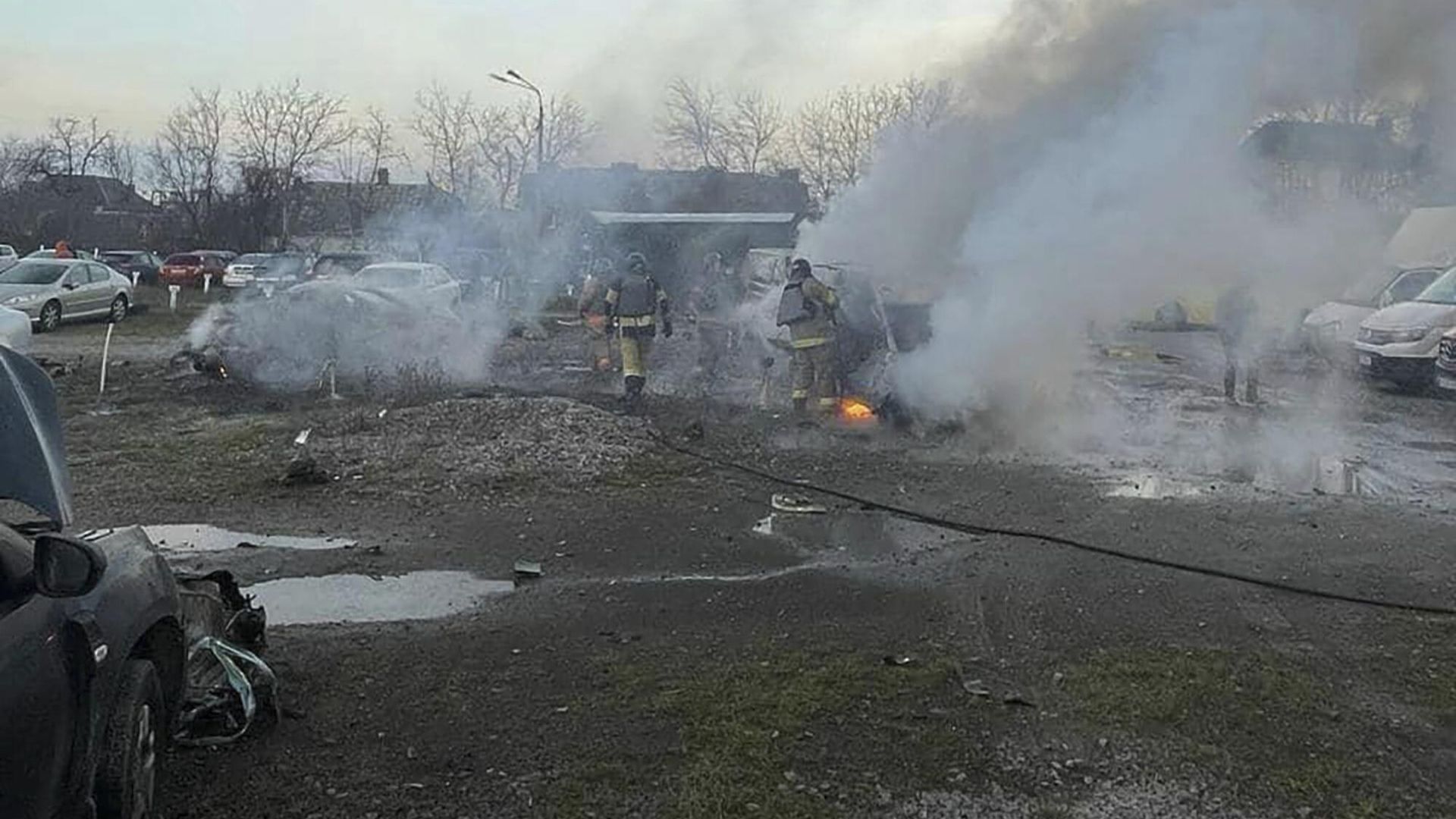 Пожарные на месте взрыва в Киеве Пожарные на месте взрыва в Киеве - РИА Новости, 1920, 30.12.2023