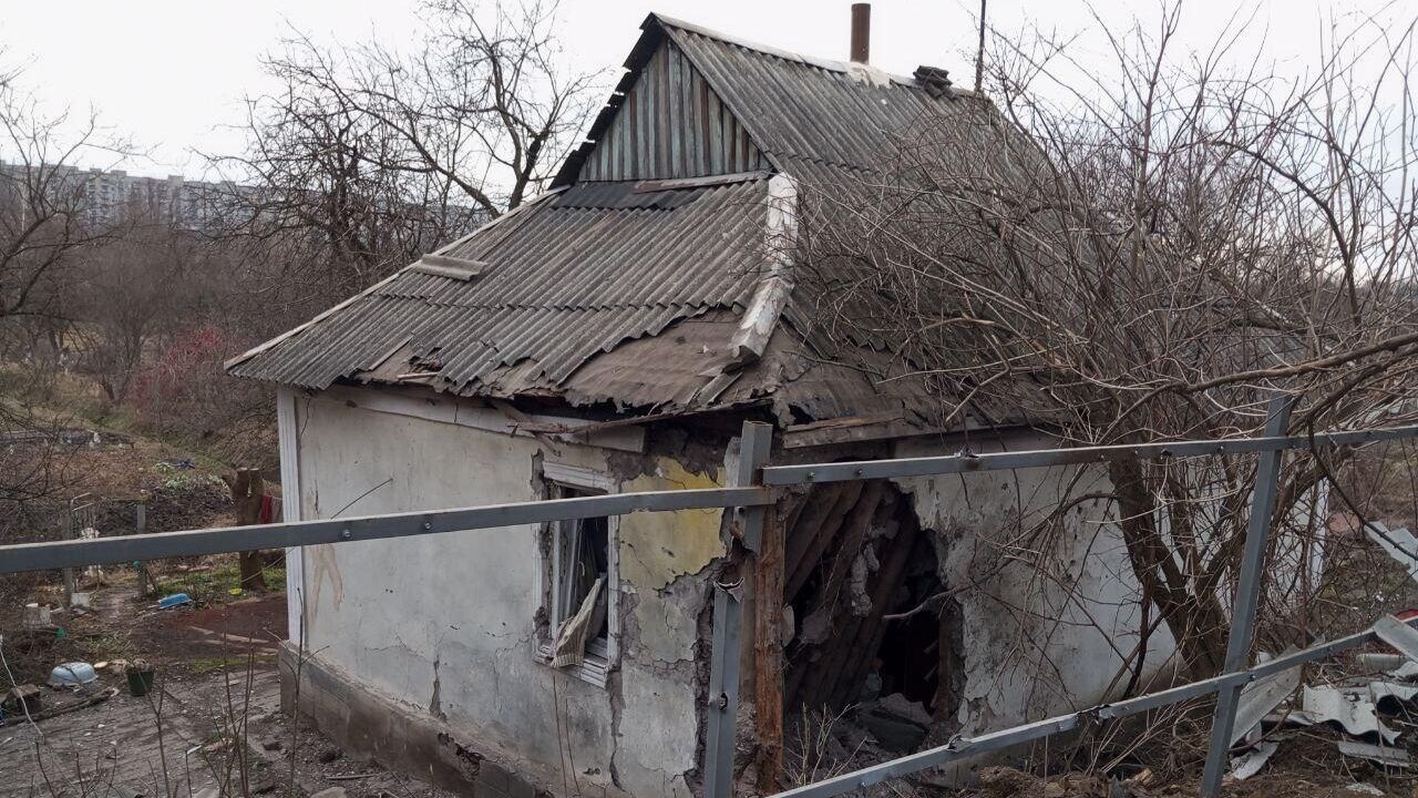 Последствия обстрела жилого дома в Никитовском районе Горловки Последствия обстрела жилого дома в Никитовском районе Горловки - РИА Новости, 1920, 20.01.2024