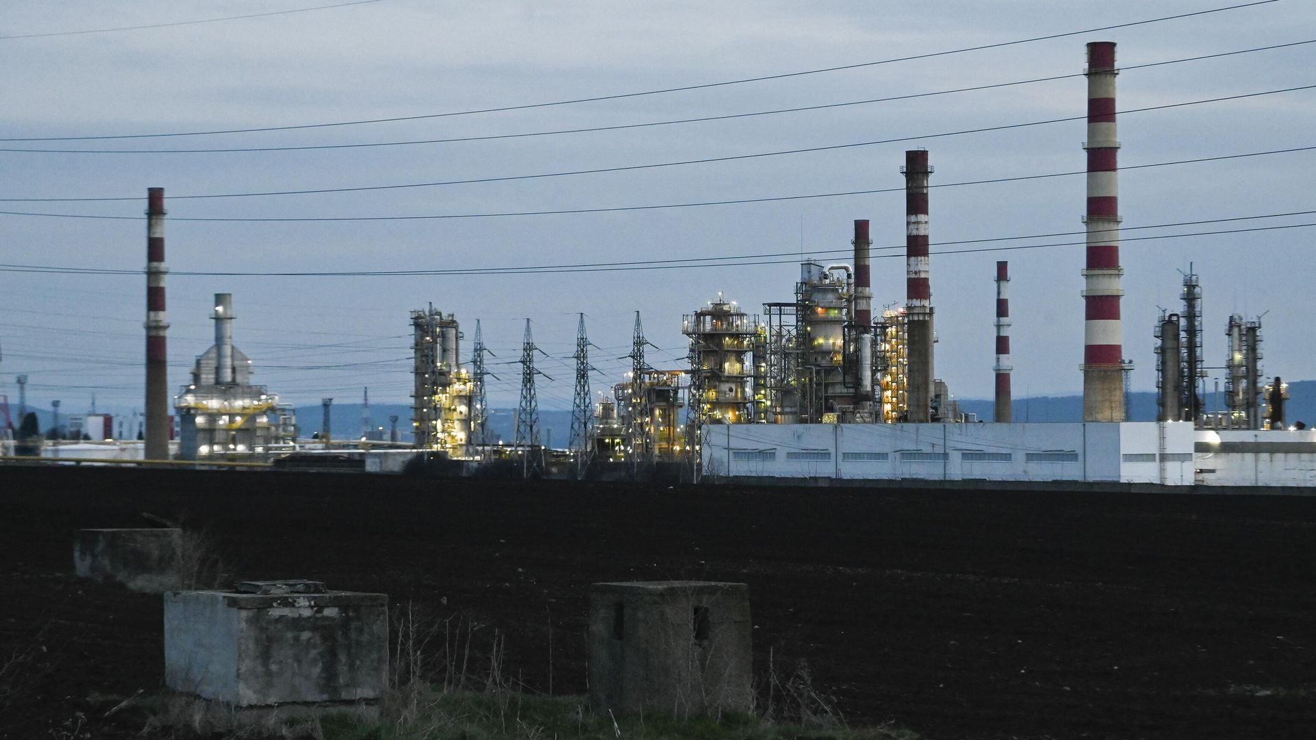Нефтеперерабатывающий завод Лукойл Нефтохим Бургас Нефтеперерабатывающий завод Лукойл Нефтохим Бургас - РИА Новости, 1920, 01.01.2024