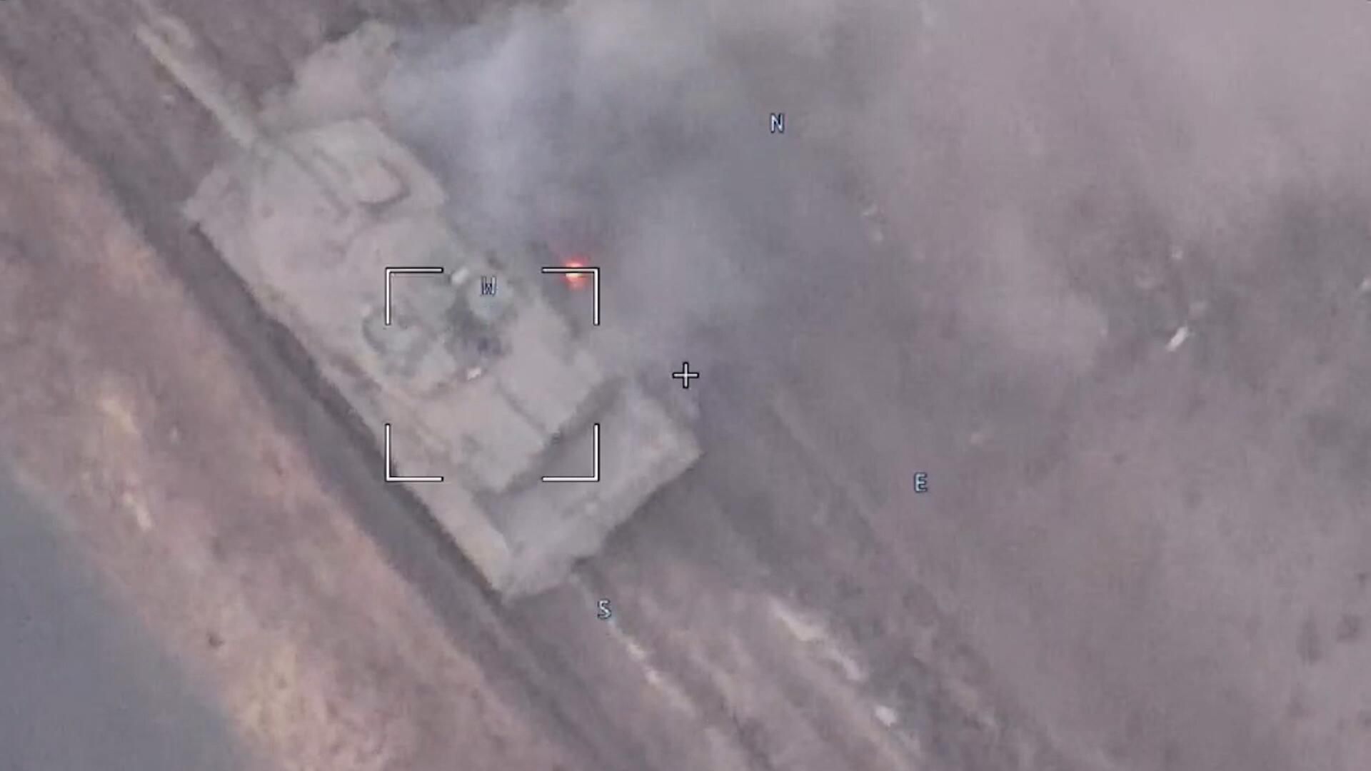 Кадры уничтожения украинских танков Leopard-2A6 на Сватовском направлении Кадры уничтожения украинских танков Leopard-2A6 на Сватовском направлении - РИА Новости, 1920, 02.01.2024
