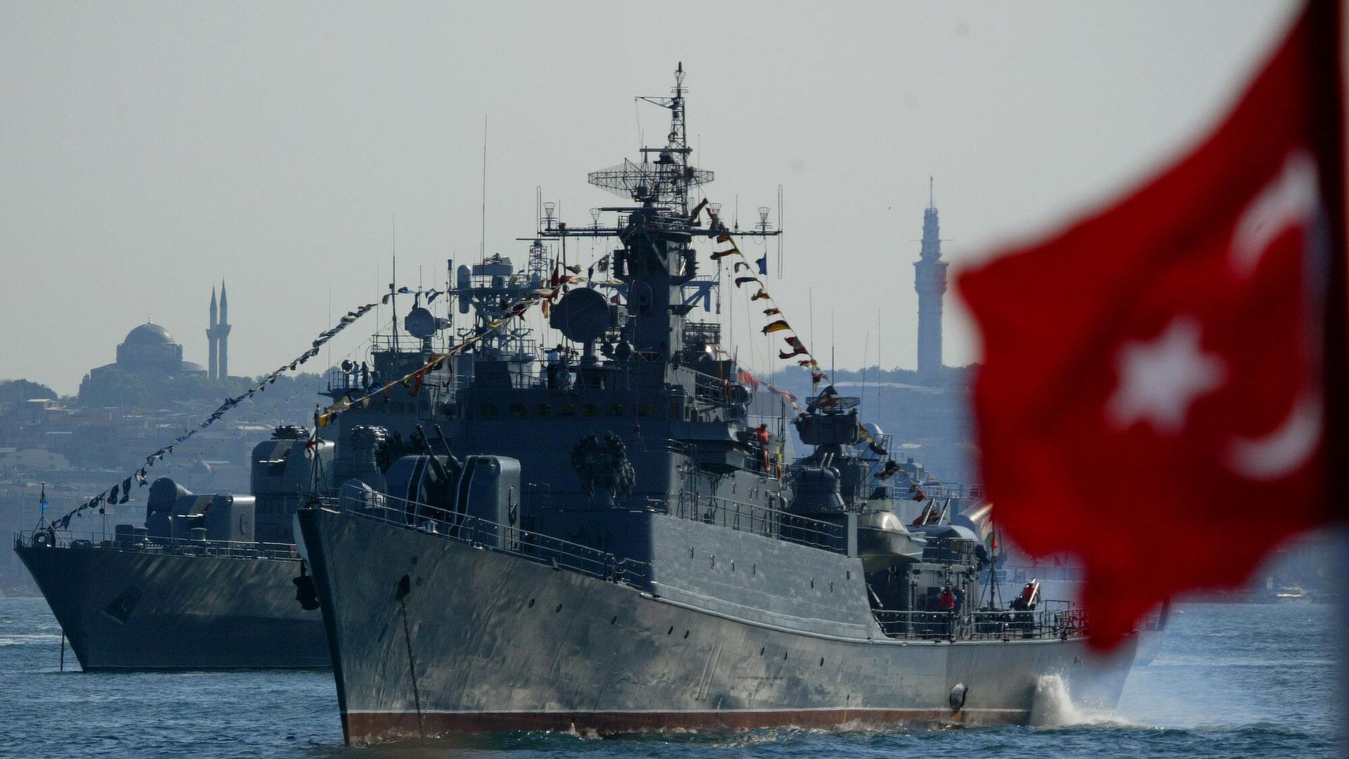 Корабли ВМС Турции в проливе Босфор Корабли ВМС Турции в проливе Босфор - РИА Новости, 1920, 05.01.2024