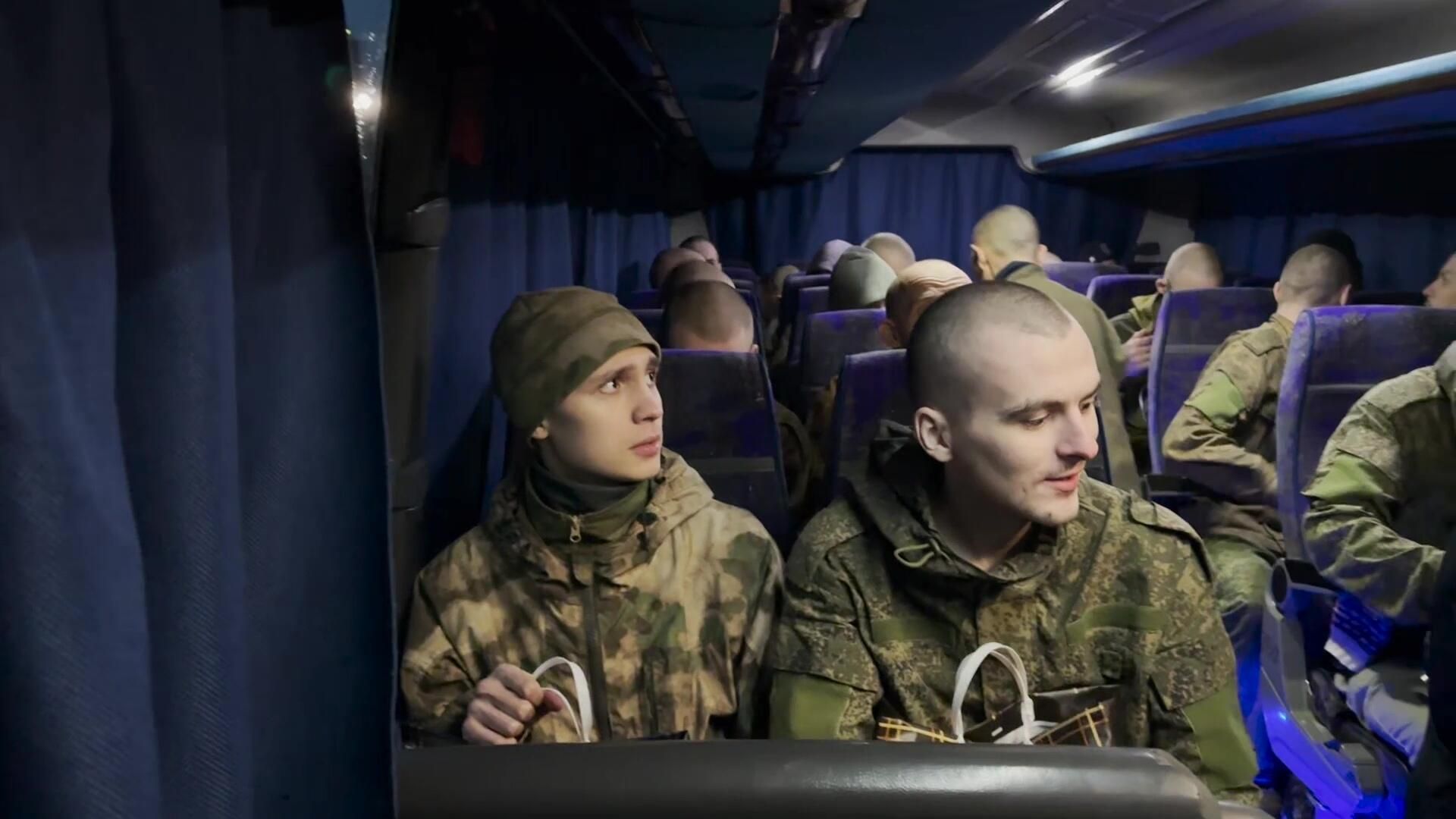 Российские военные, возвращенные из украинского плена Российские военные, возвращенные из украинского плена - РИА Новости, 1920, 02.11.2024