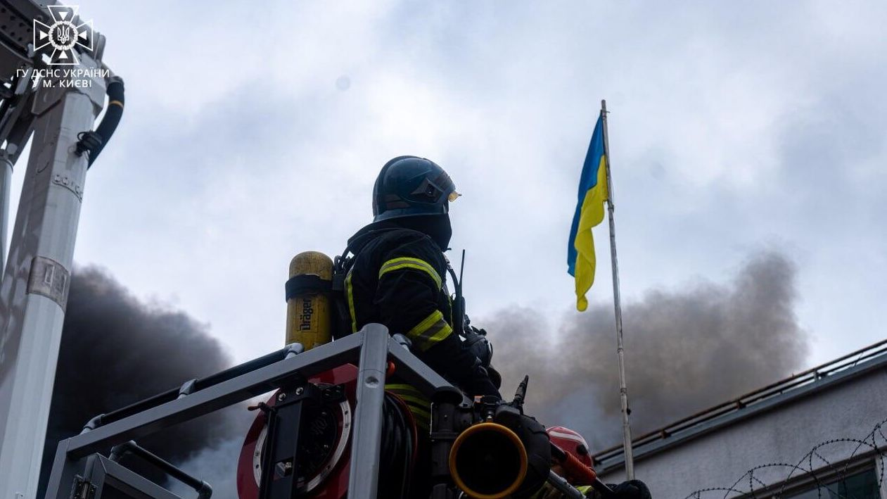 Сотрудник пожарной службы Украины Сотрудник пожарной службы Украины - РИА Новости, 1920, 25.06.2026