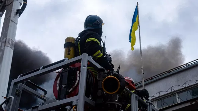 Сотрудник пожарной службы Украины Сотрудник пожарной службы Украины