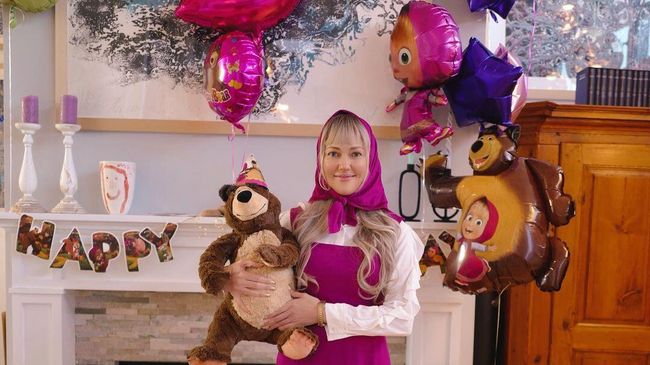 Мерьем Узерли, отпраздновавшая 3-летие дочери в стиле мультфильма Маша и медведь Мерьем Узерли, отпраздновавшая 3-летие дочери в стиле мультфильма Маша и медведь