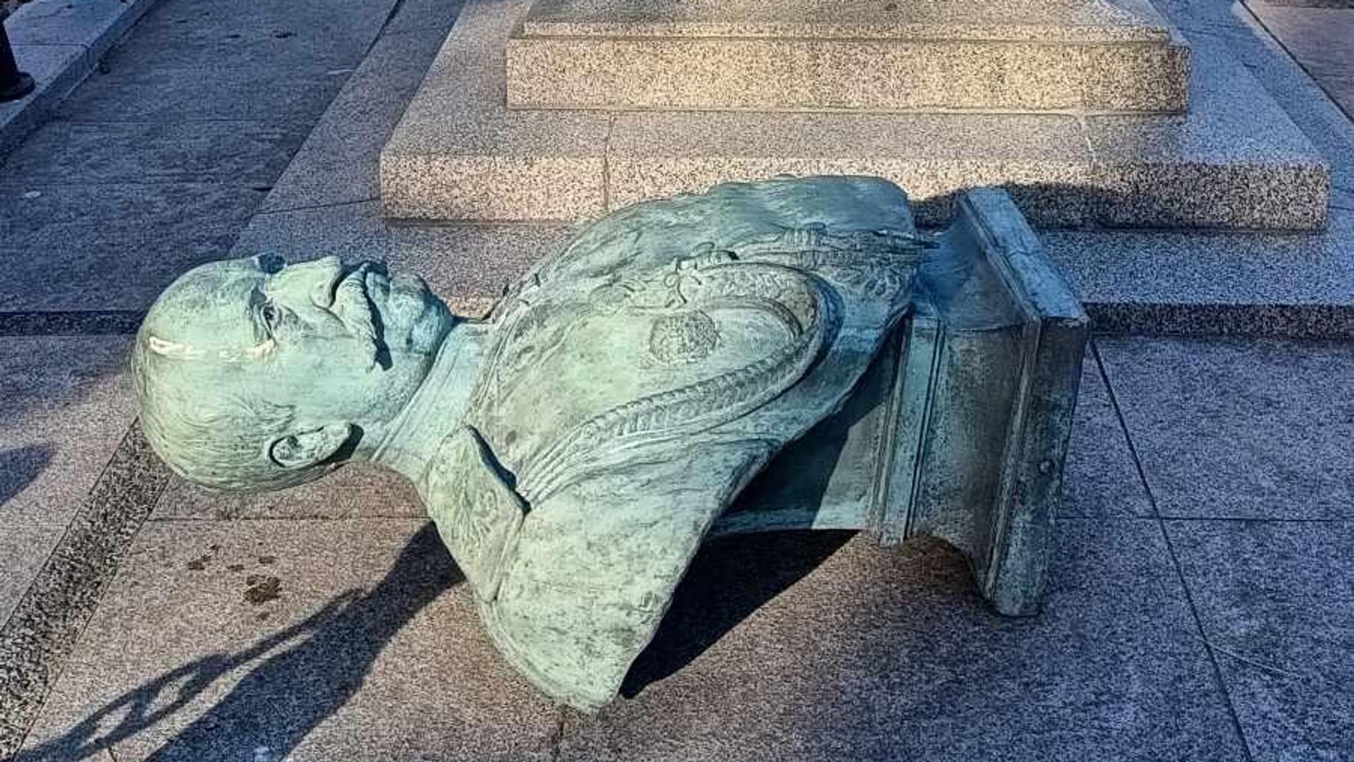 Поврежденный бюст графа Игнатьева в болгарской Варне - РИА Новости, 1920, 10.01.2024