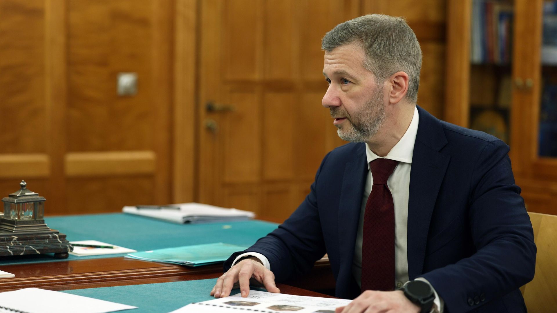 Губернатор - председатель правительства Чукотского автономного округа Владислав Кузнецов во время встречи в Анадыре с президентом РФ Владимиром Путиным - РИА Новости, 1920