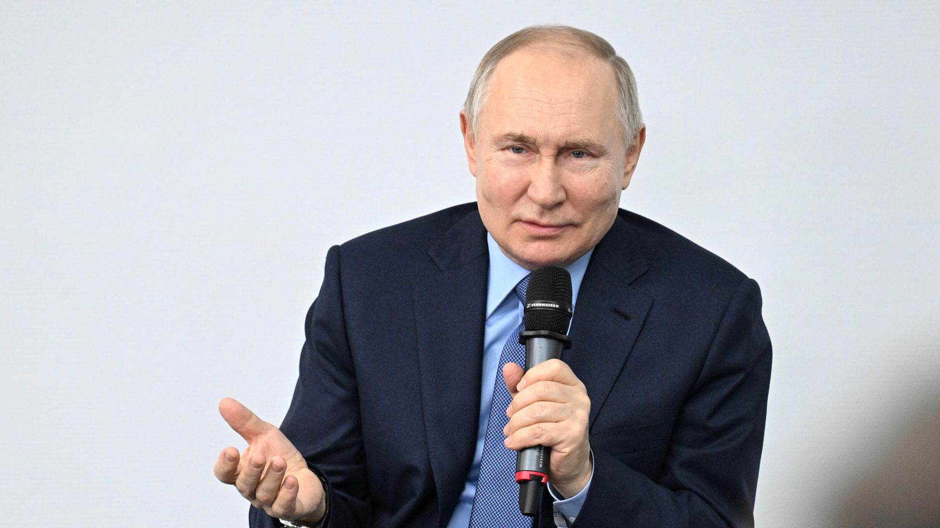 Президент РФ Владимир Путин во время встречи с жителями Анадыря - РИА Новости, 1920, 16.01.2024