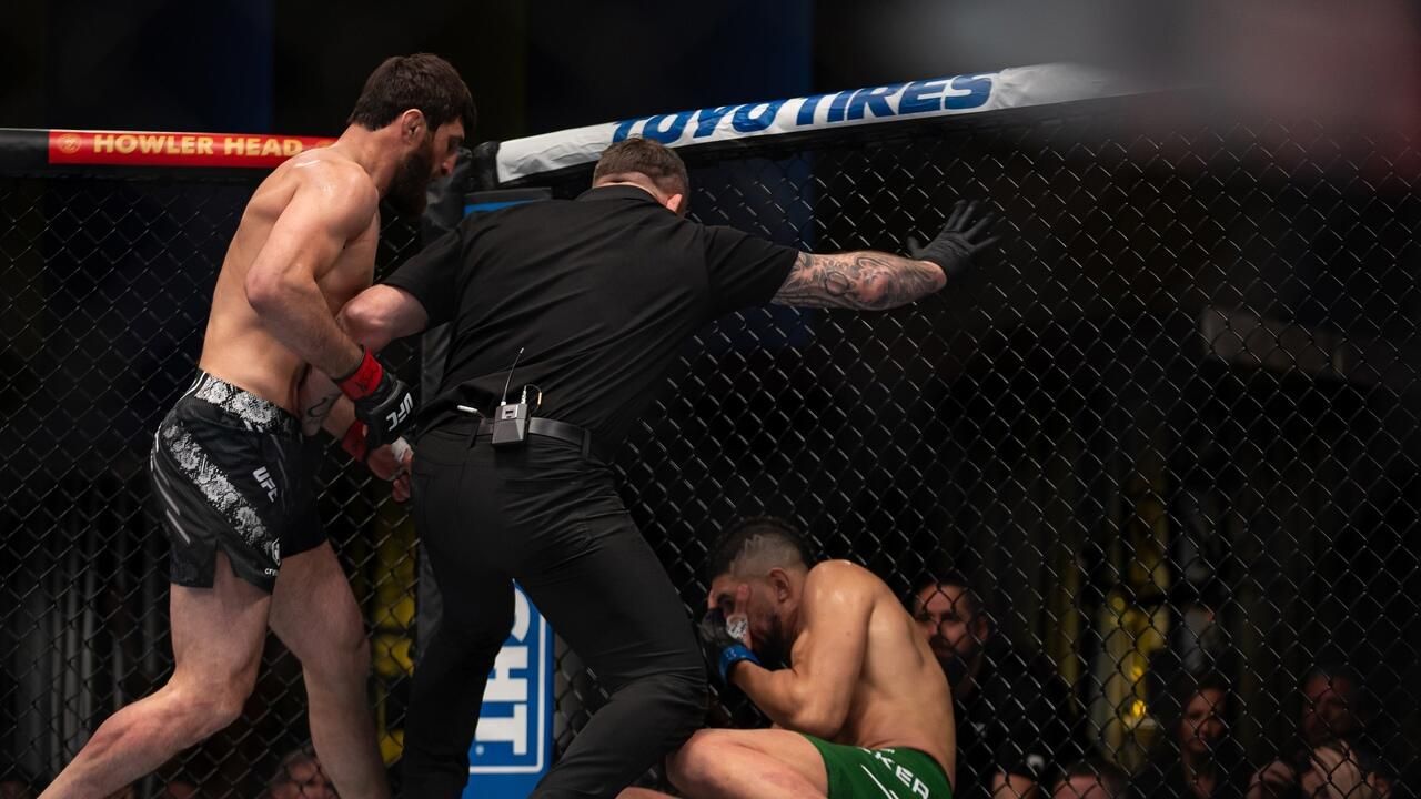 Эпизод второго боя Анкалаева против Уокера на турнире UFC Эпизод второго боя Анкалаева против Уокера на турнире UFC - РИА Новости, 1920, 14.01.2024