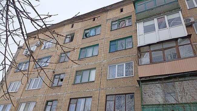 Последствия обстрела жилмассива Солнечный в Калининском районе Горловки. 13 января 2024